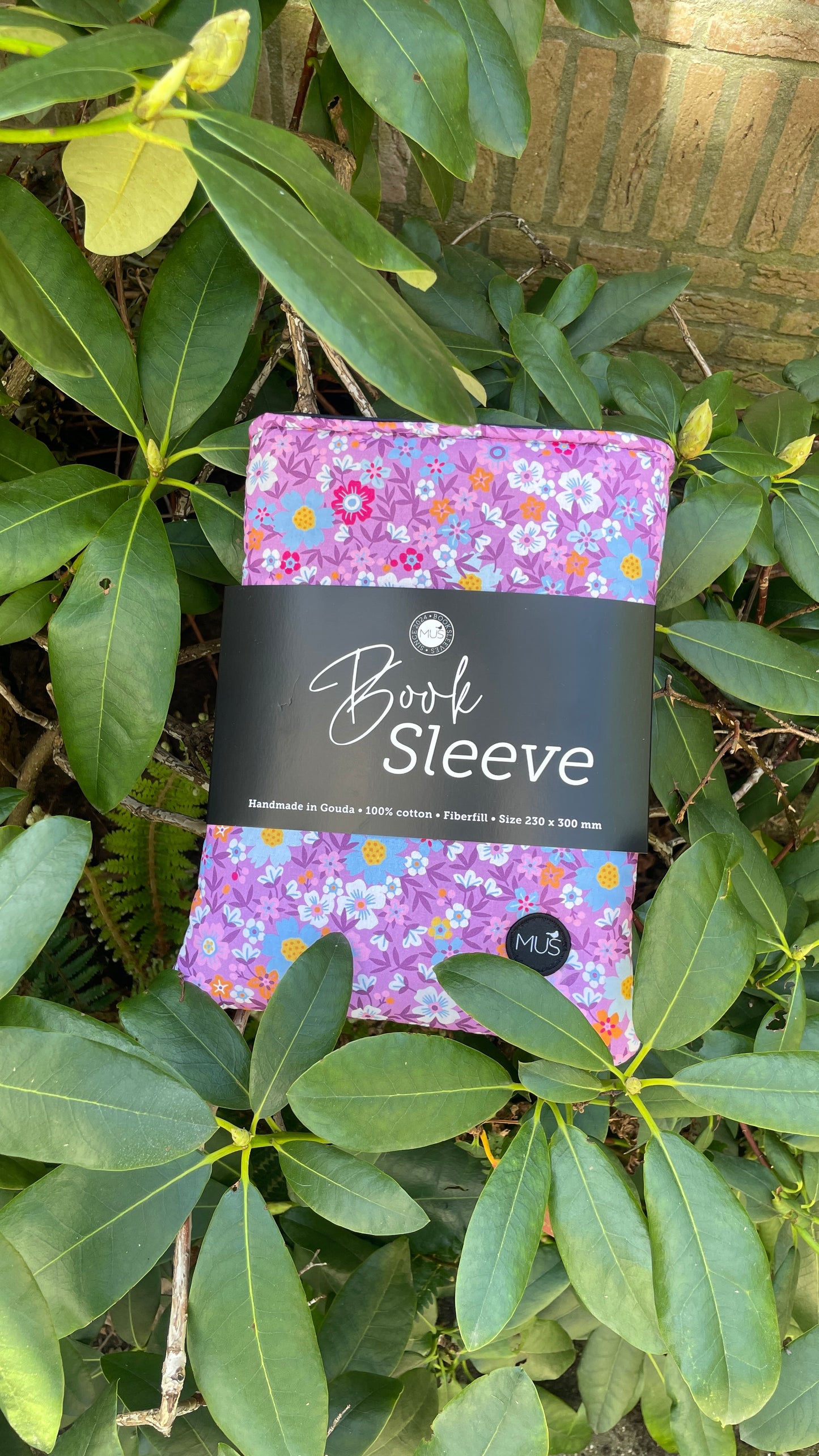 MUS Book Sleeve | Bloemetjes paars grof